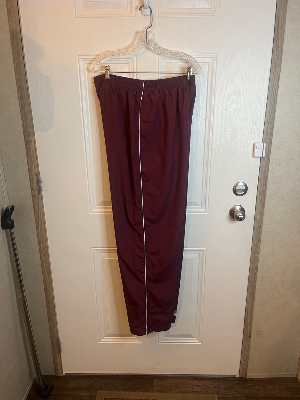 Red Oak Men's Maroon Texas A&M Jogger Pants with White Contrast Piping